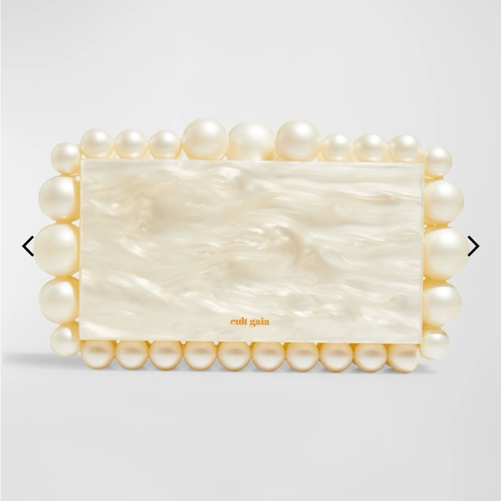 Brand new cult gaia eos clutch in ivory